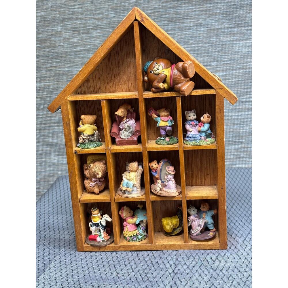 Unmarked Bear Figurine House Shelf Medium Brown Wood Resin Country Hand Painted
